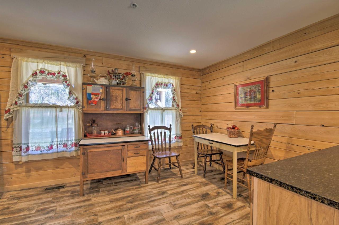 Quiet Hollister Cabin Walk To Lake Taneycomo Екстериор снимка