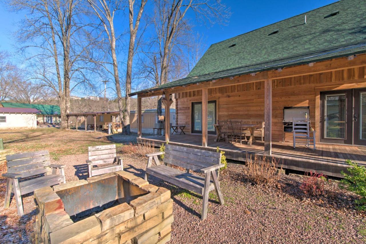 Quiet Hollister Cabin Walk To Lake Taneycomo Екстериор снимка