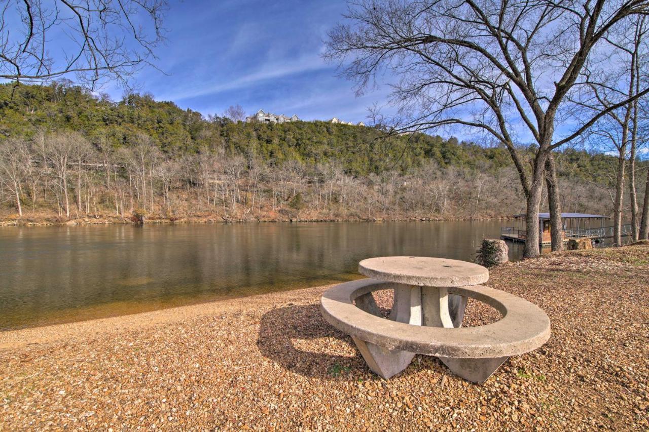 Quiet Hollister Cabin Walk To Lake Taneycomo Екстериор снимка